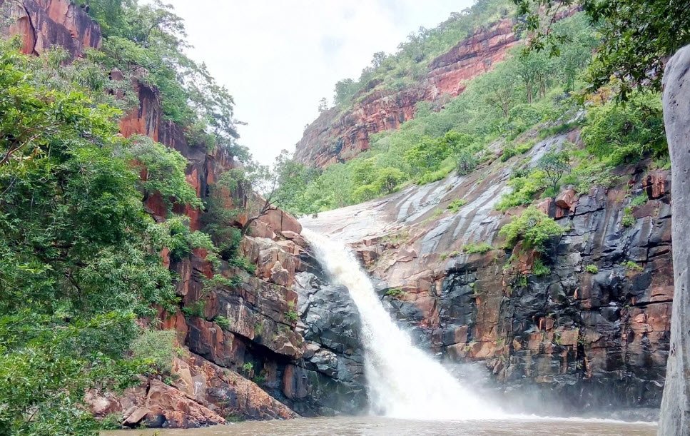 Nemaligundla Falls, Prakasam, Andhra Pradesh - Vushii.com Nemaligundla Falls, Prakasam, Andhra Pradesh - Vushii.com